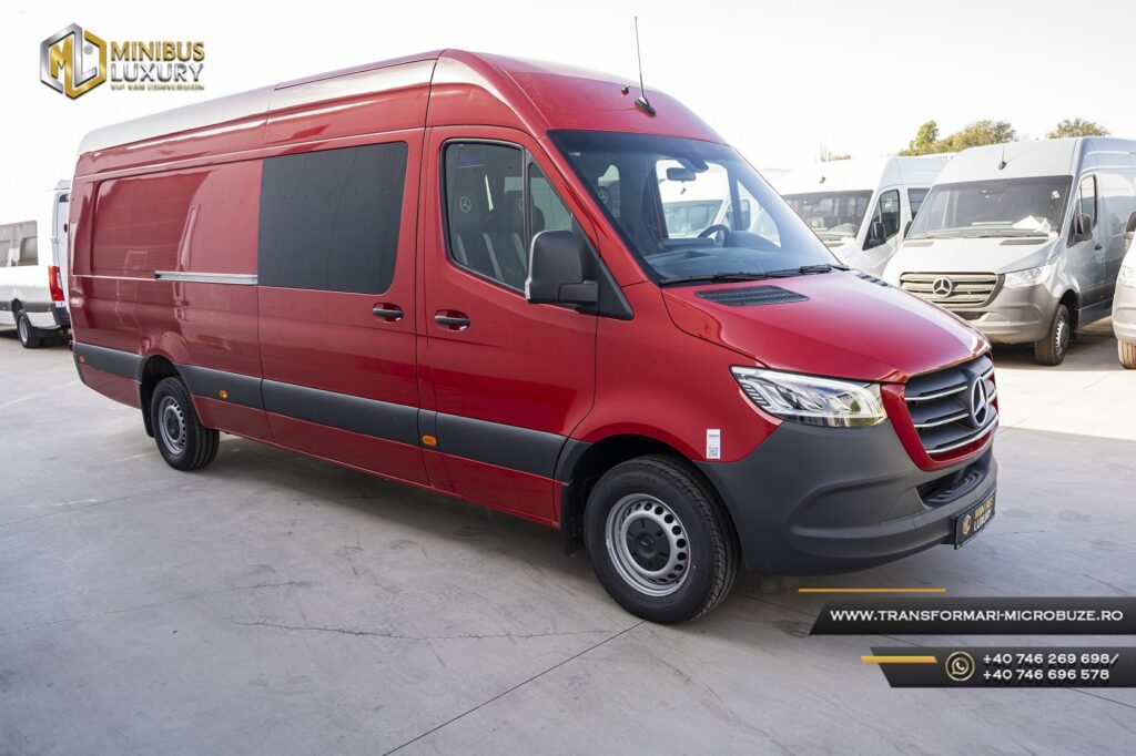 Vanzari microbuze Mercedes Sprinter 8+1 locuri Rosu din stoc